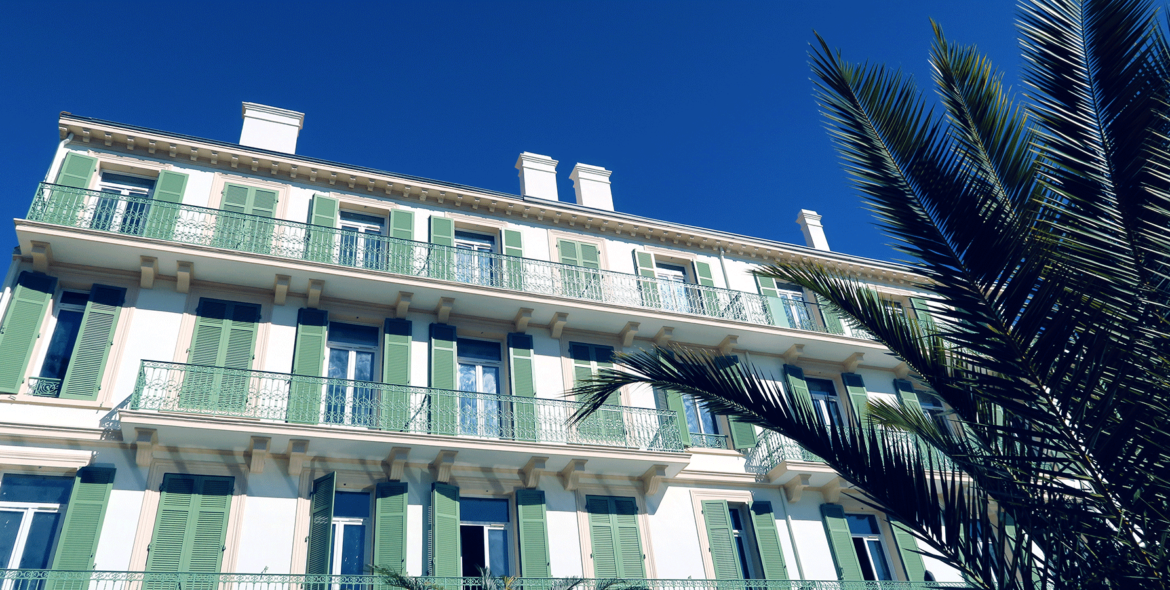 facade-hotel-verlaine-cannes-1-1